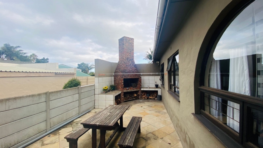 4 Bedroom Property for Sale in Denneoord Western Cape